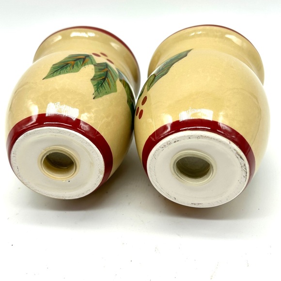 Vintage Ceramic Christmas Holly Salt and Pepper Shaker Set Yankee Candle Co - Picture 6 of 10